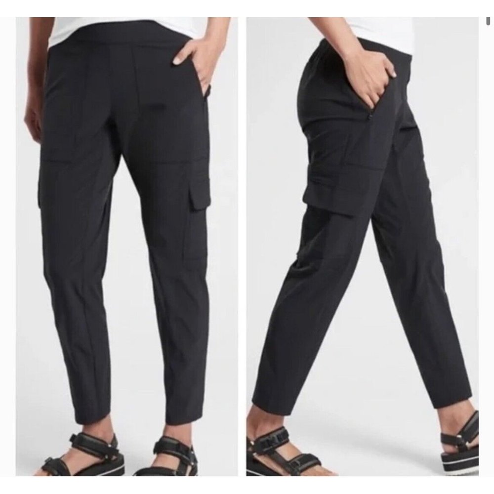 Athleta Chelsea Cargo Travel Pant Lightweight Black Pockets Size 4 Petite 4P